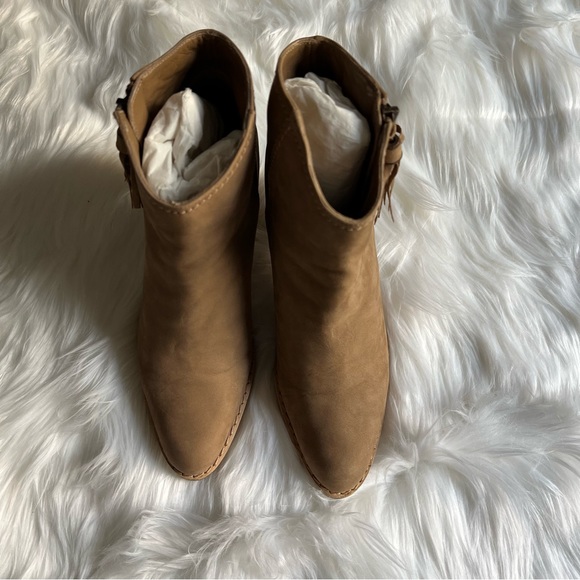 Stuart Weitzman Prancing Tassel Ankle Bootie - Picture 4 of 10